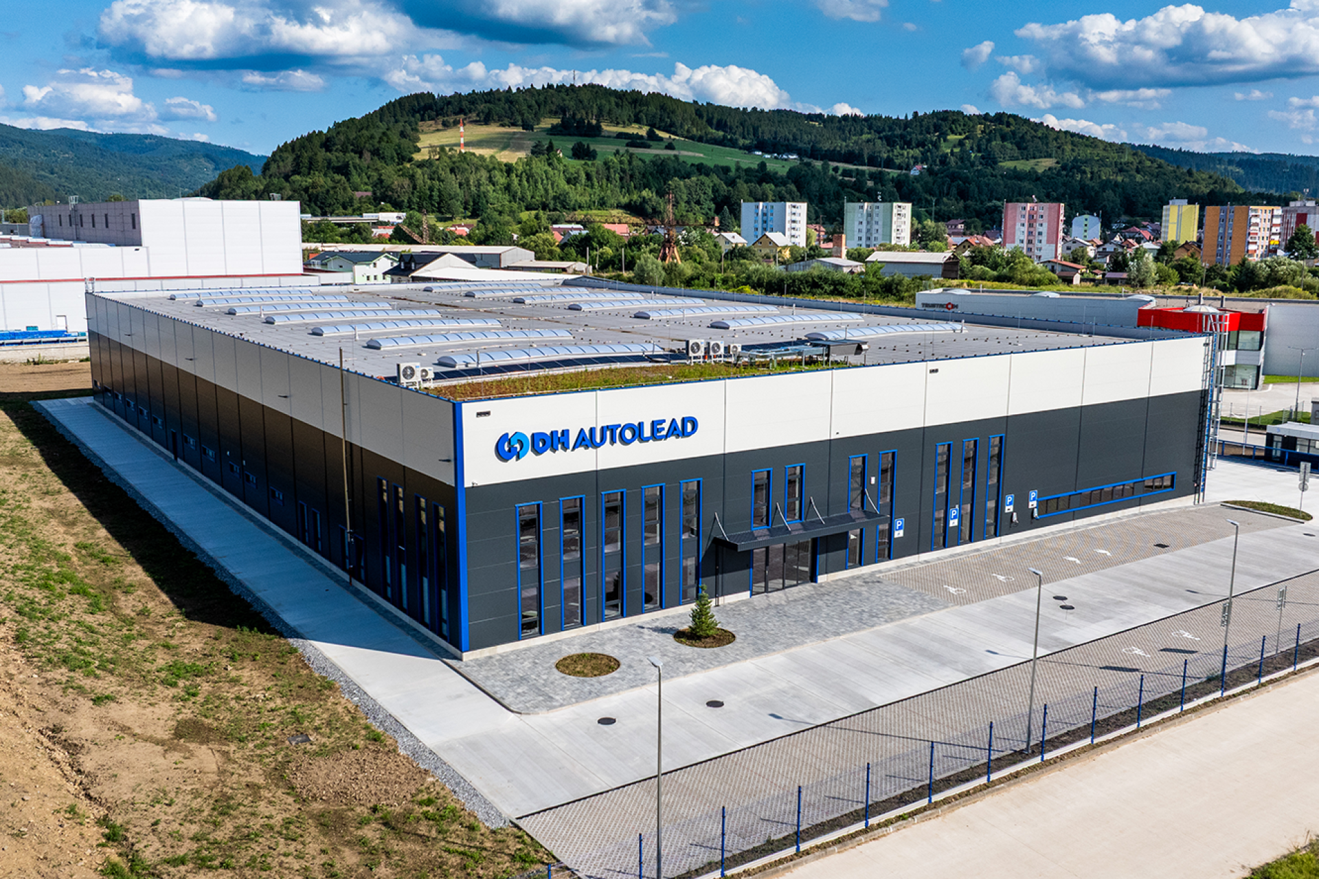 Výrobno-skladová hala s administratívou DH AUTOLEAD SLOVAKIA